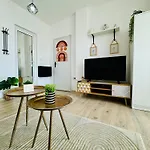Toni House 405 Marina Апартаменты *